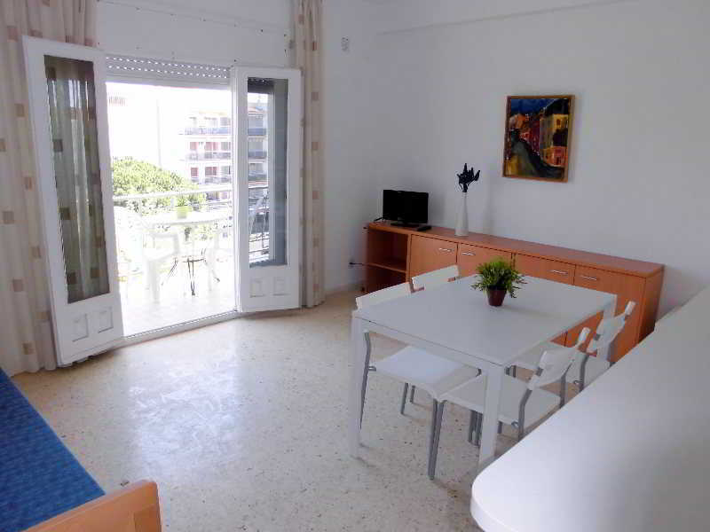 Apartamentos Elisa Rentalmar Cambrils Exterior photo